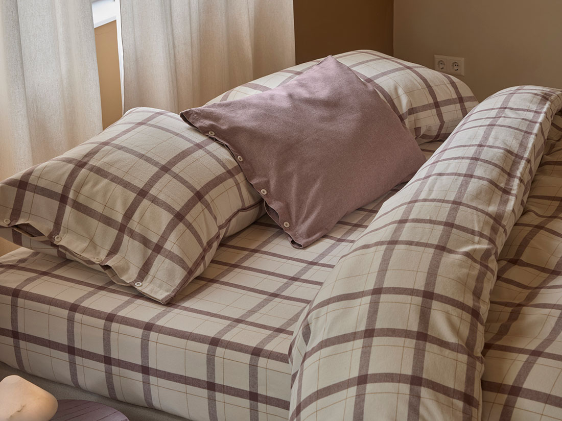 Mood_mauve_check_5