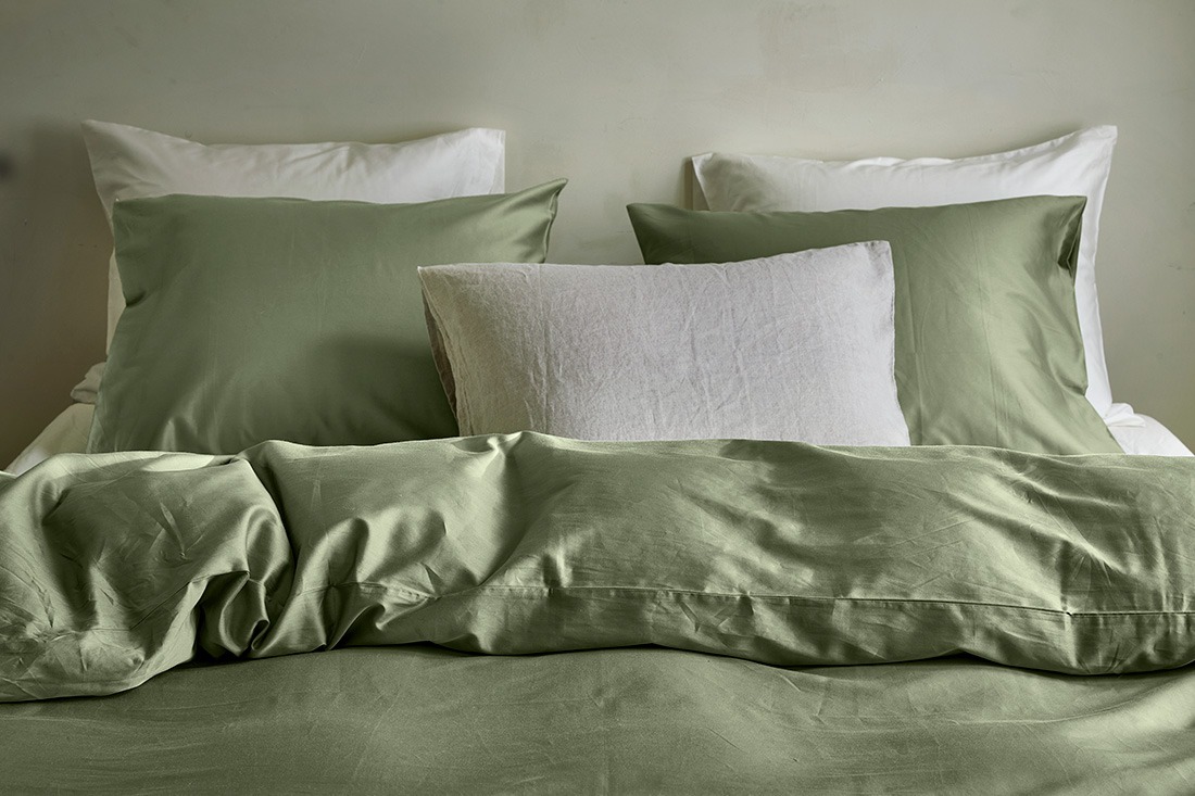 close-duvet-cover-set-cotton-sateen-mid-olive