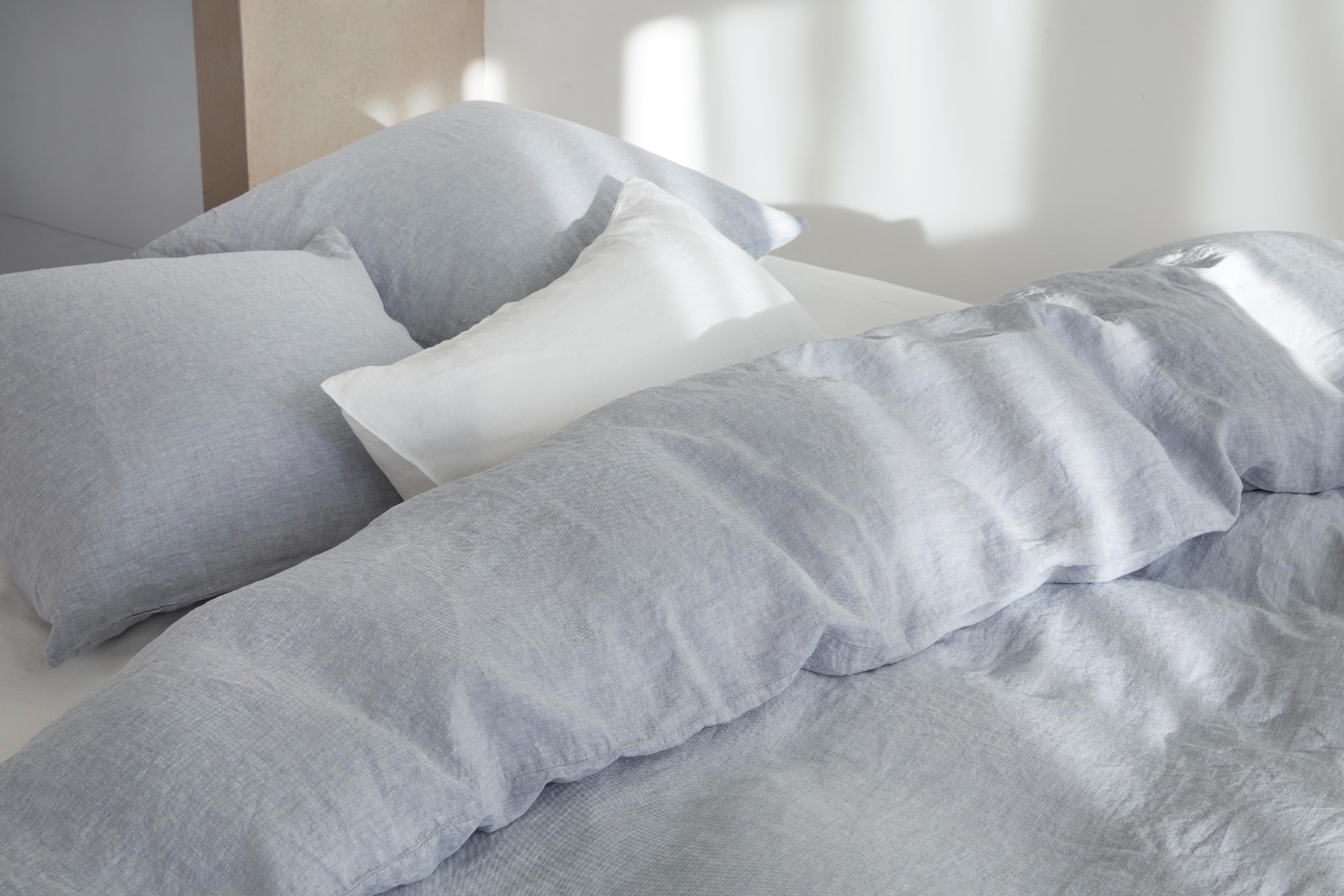 close-duvet-cover-set-washed-linen-chambray-blue