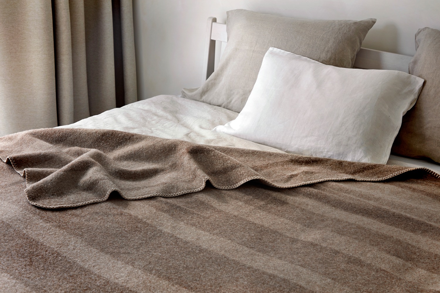 lowres_Stripe_Brown_Chestnut_Merino_Blanket_Detail